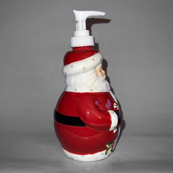 Santa Claus Soap Dispenser - Picture 5 of 7